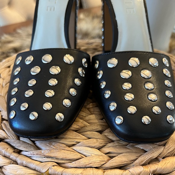 NEW 1 STATE STUDDED HEELS 🔥🔥 - Picture 6 of 7